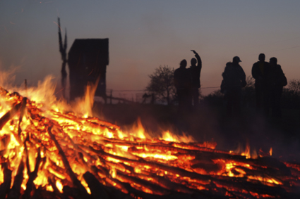 Plausch am Osterfeuer Plausch am Osterfeuer