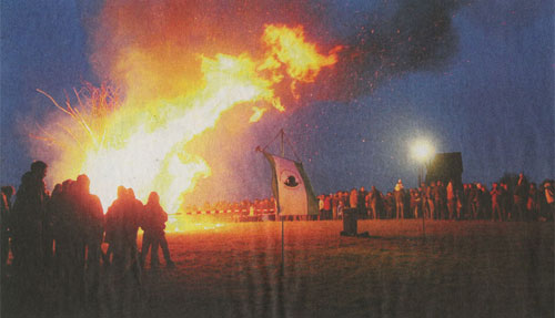 Das Osterfeuer soll auch in diesem Jahr auf dem Liebsch&uuml;tzberg entz&uuml;ndet werden. Wie in den vergangenen Jahren erwarten die Mitglieder der B&uuml;rgerinitiative Rettet den H&ouml;henzug Liebsch&uuml;tzberg wieder viele Besucher.