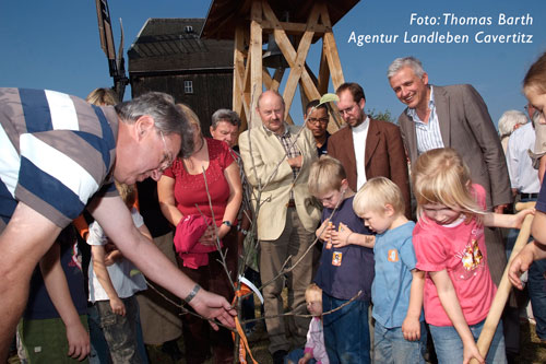 Baumpflanzung auf dem Liebsch&uuml;tzberg