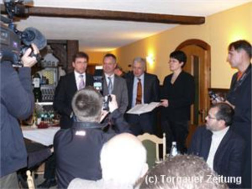 Von links: Frank Kupfer, Tino G&uuml;nther, Manfred Kolbe und Kathrin K&ouml;nig bei der Verk&uuml;ndung der Aufhebung der Bergbauberechtigungen Foto: TZ/Gutzeit
